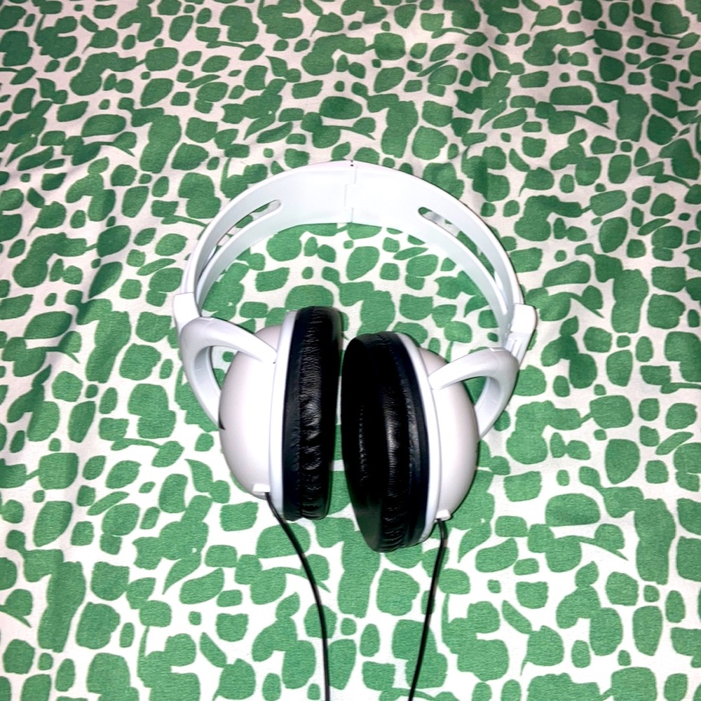 Y2K Black & White Headphones